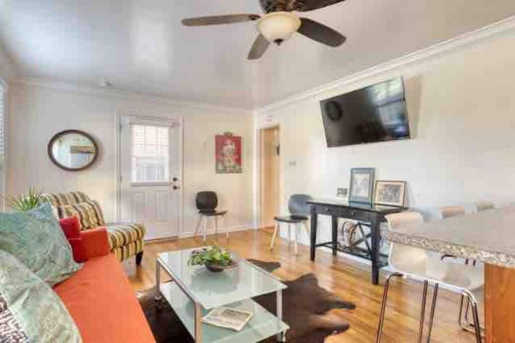 Belmont Shore Bungalow, 2 Min Walk To Town!